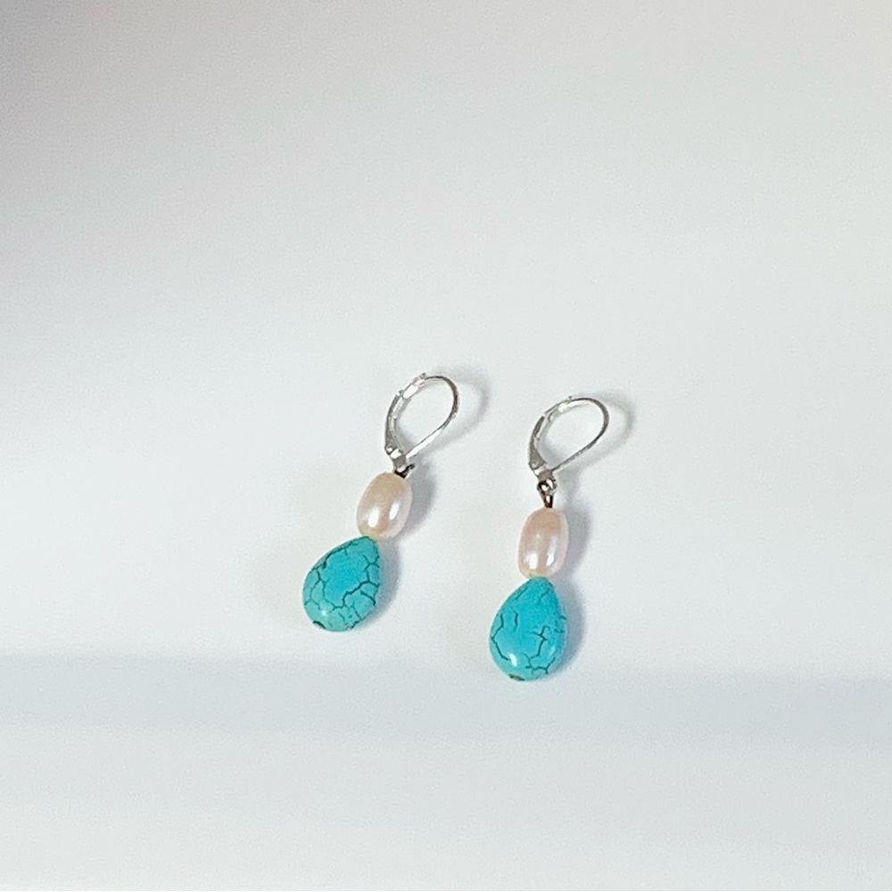COPY🎉Host Pick🎉 Natural Cultured Freshwater Pearl Turquoise Earrings